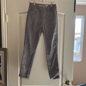 Seven7 High Rise Skinny Jeans in Light Gray